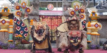 Dua Barong dari Bongkasa, Badung, Bermanja-manjaan di Pesta Kesenian Bali 2025