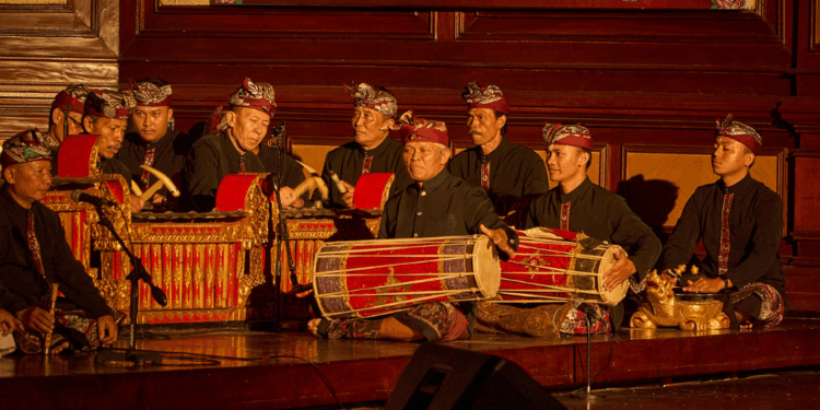 Karya Maestro I Wayan Begeg Dimainkan Sekaa Gong Taruna Mekar Tunjuk-Tabanan di Pesta Kesenian Bali 2025