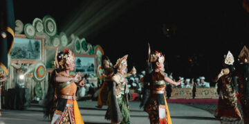 Panggung Budaya untuk Mengingat Seratus Tahun Rarud Batur