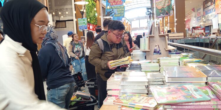 Dea dan Buku-Buku yang Bersayap: Kisah dari Big Bad Wolf Bali 2025