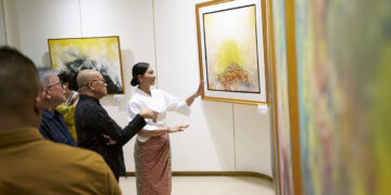 Tubuh yang Menampung Banyak Bahasa | Dari Pameran A Solo Exhibition Chromatica karya Putu Fajar Arcana