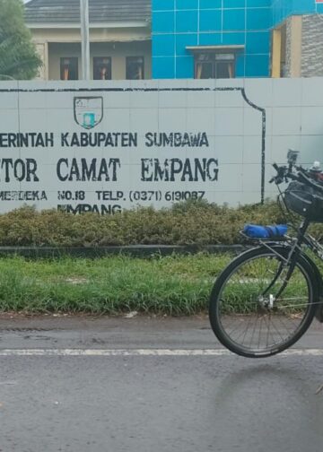 Cerita Perjalanan Bersepeda ke Labuan Bajo [11]—Menginap Dua Malam di Tarano Sebelum Menghadapi Nanga Tumpu