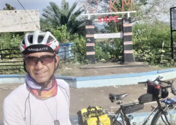 Cerita Perjalanan Bersepeda ke Labuan Bajo [14]—Tanjakan dan Turunan di Rute Bima-Sape Seolah Tanpa Akhir