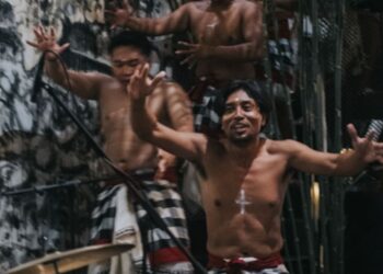 Israel Valera dan Kecak Drum: Sebuah Kolaborasi yang Apik