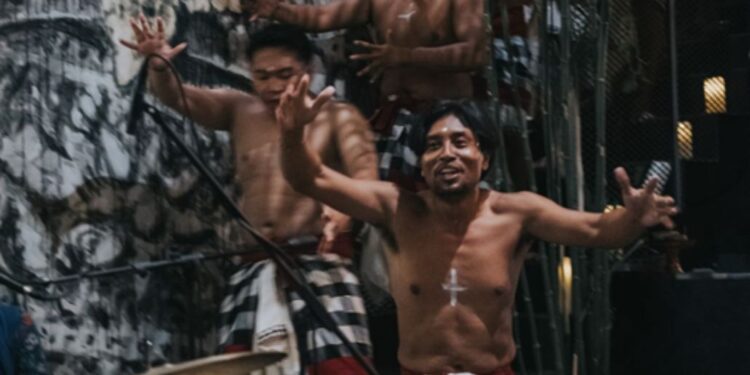 Israel Valera dan Kecak Drum: Sebuah Kolaborasi yang Apik