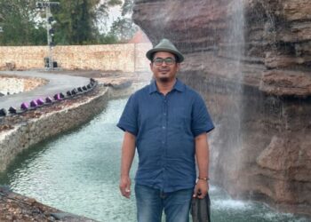 Ketut Putrayasa Menciptakan Air Terjun Buatan Sepanjang 60 Meter dengan Tinggi 11 Mater di New Kuta Golf