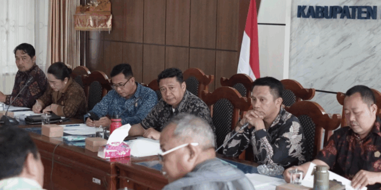 DPRD Buleleng Dukung Serius “Widyalaya” dan “Pasraman” untuk Mendorong Pelaksanaan Pendidikan Berbasis Karakter Hindu