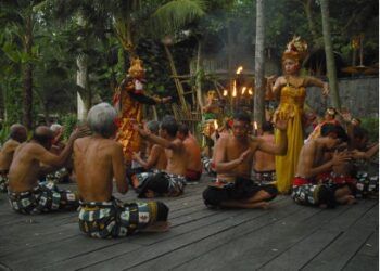 Tari Kecak Singa Mandawa Blangsinga: Warisan Budaya Bali yang Terus Hidup