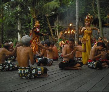 Tari Kecak Singa Mandawa Blangsinga: Warisan Budaya Bali yang Terus Hidup