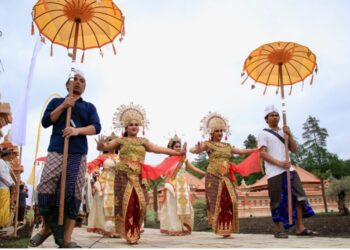 ISI Bali Tebarkan Ragam Kesenian di Taman Bali Indah, Dolina Charlotty, Polandia