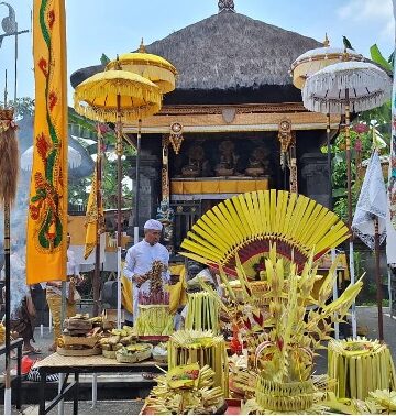 Tutur Para Tetua dan Yadnya 60 Tahunan di Pura Dalem Bhatarateng Desa Adat Beringkit-Mengwi