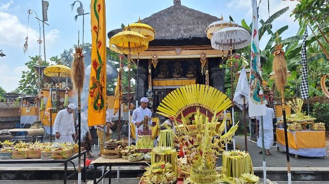 Tutur Para Tetua dan Yadnya 60 Tahunan di Pura Dalem Bhatarateng Desa Adat Beringkit-Mengwi