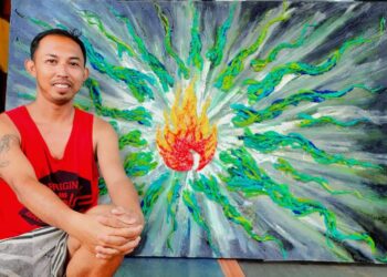 “Botol Lupa Tutupnya”, Karya Seni Oka Astawa — Hasil dari Pungut Tutup Botol Plastik di Pantai Pangkung Tibah, Tabanan