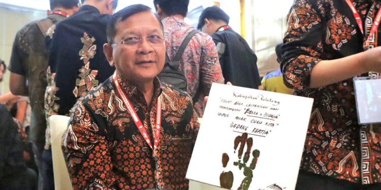 Bupati Nyoman Sutjidra Pertahankan Singaraja sebagai Kota Pusaka