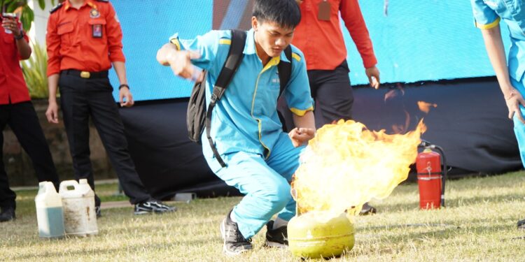 Lawan Gas Bocor Wajan Dilalap Api dengan Tenang — Cerita dari Pelatihan dan Simulasi Kebakaran di Bulfest 2025