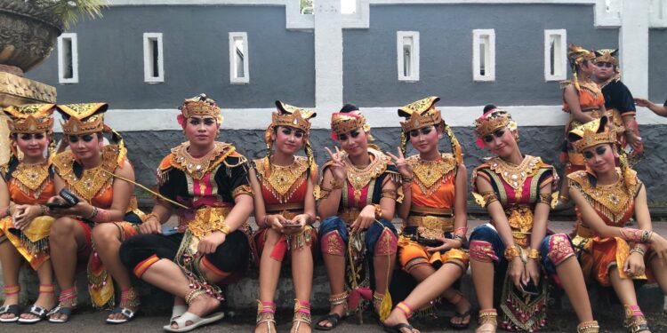 Ada “Sampi” Turun dari Avanza — Cerita Tari  Megrumbungan Massal di Bulfest 2025