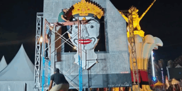 Sampah Plastik dan Ragam Tangan di Balik Topeng Rama-Laksmana pada Panggung Bulfest 2025