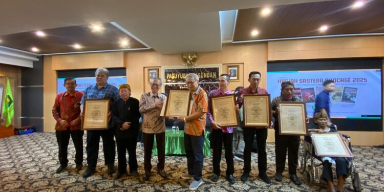 Merebak Ruang Sastra Daerah di Sekolah — Catatan dari Seminar Kesusastraan Daerah di Bandung