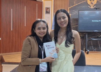 Suara Perempuan dalam Sastra : Menulis sebagai Pena Penyembuh dalam Perjalanan Dee Lestari