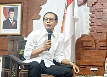 Menulis Feature: Gampang-gampang Susah — Apresiasi untuk Buku Kumpulan Berita Kisah “Sukawati, Ya Seni”