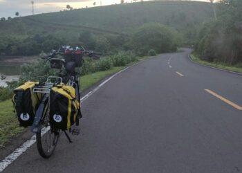 Cerita Perjalanan Bersepeda ke Labuan Bajo [12]—Menggigil Ketakutan pada Pagi Buta Saat Keluar dari Tarano