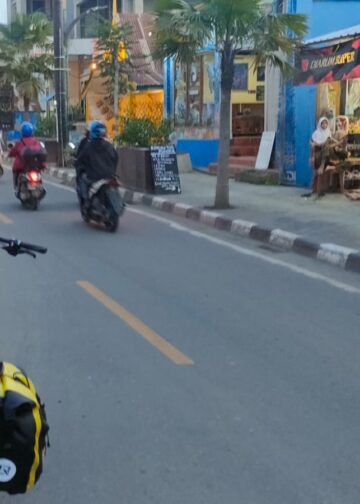 Cerita Perjalanan Bersepeda ke Labuan Bajo [15-Habis]—Di Labuan Bajo Saya Hanya Numpang Lewat