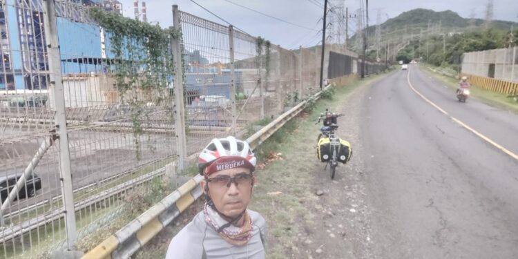 Cerita Perjalanan Bersepeda ke Labuan Bajo [3]–Nyeri Semakin Menjadi Menjelang Masuk Tanjakan Paiton