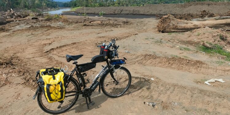 Cerita Perjalanan Bersepeda ke Labuan Bajo [6]–Sprei Penginapan yang Membuat Gatal Seluruh Tubuh