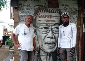 Cerita Perjalanan Bersepeda ke Labuan Bajo [7]–Bertemu Agung Alit di Taman Baca Kesiman