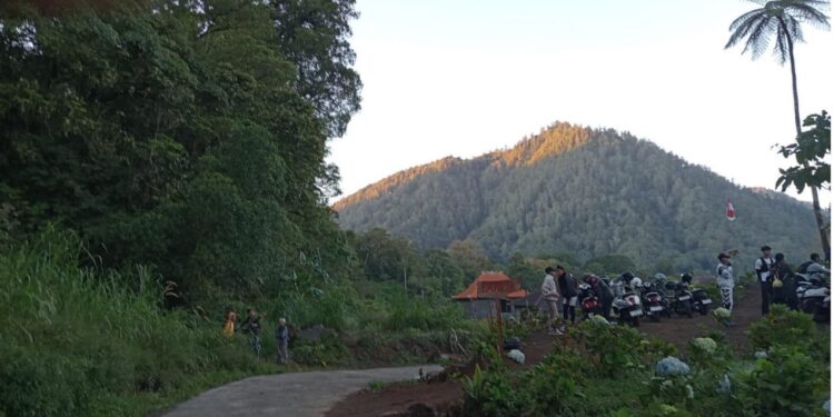 Mendaki Jangan “Ngae Daki” — Catatan Mendaki Sekaligus “Ngayah” ke Puncak Gunung Lesung