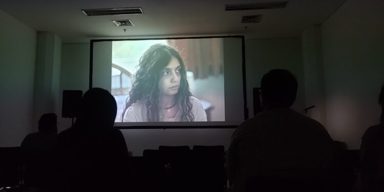 Tubuh Perempuan, Hukum, dan Kebohongan: Membaca Film “Bitter Chocolate”