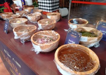 Mencicipi 70 Varian Sambal Kerajaan dari 9 Puri di Bali Royal Chili Festival 2025