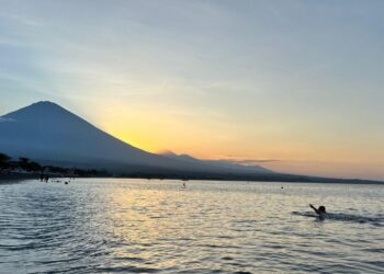 Ke Amed, Menikmati Kesunyian dan Loloh Pereda Stres