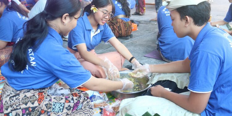 Merajut Kebersamaan dalam Lomba Lawar dan Gebogan — Cerita Hari Saraswati di SMK Kesehatan Bali Medika Denpasar