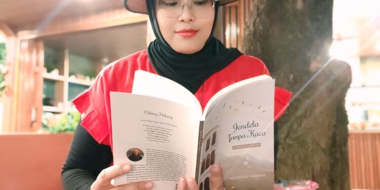 Jendela Tanpa Kaca: Menatap Luka, Menyusuri Cahaya