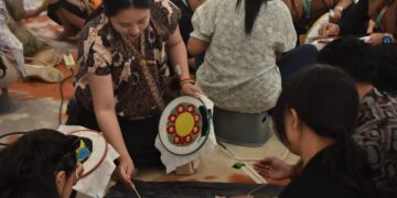 Delegasi CHANDI 2025 Ikut Mencanting dan Mewarnai Batik Wastra Nusantara