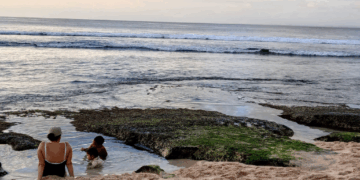 Bernostalgia ke Pantai Balangan: Dulu Terpencil Kini Terkenal