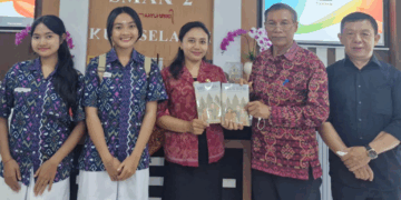 “Gelis Diksi” Dibedah dengan “Gelis”