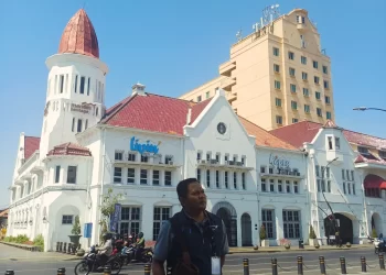 Nekat Traveler di Kota Pahlawan