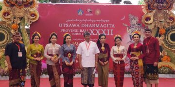 “Lengut” Bahasa Remaja Putri dalam Lomba Dharmawacana Berbahasa Bali Utsawa Dharma Gita 2025