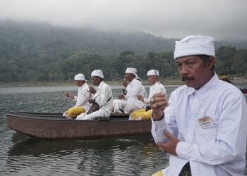 Tradisi Alilitan Catur Desa Adat Tamblingan: Tradisi Pemuliaan Air yang Kini Jadi Warisan Budaya Takbenda Indonesia
