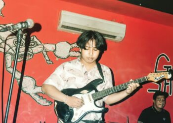 Dickde dan “Ketut Jegeg Bulan”: Alunan Surf Rock dari Pantai Pering