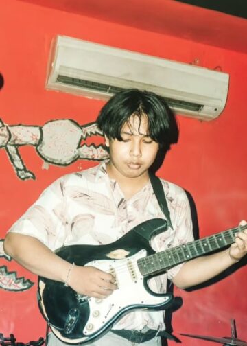 Dickde dan “Ketut Jegeg Bulan”: Alunan Surf Rock dari Pantai Pering