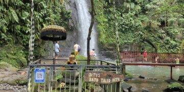 Ulu Petanu Waterfall: Permata Tersembunyi di Jantung Kota Gianyar