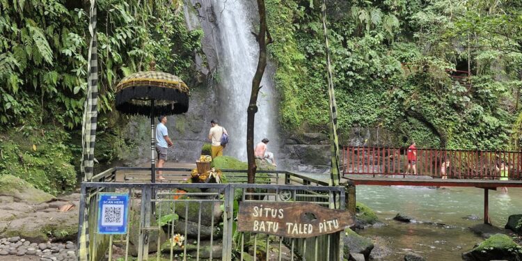 Ulu Petanu Waterfall: Permata Tersembunyi di Jantung Kota Gianyar