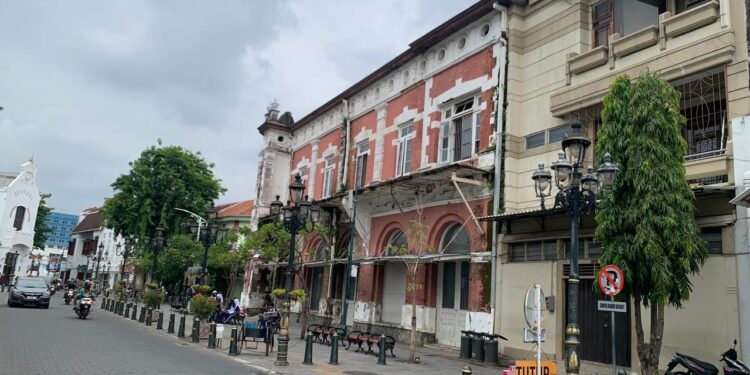 Dari Desa Les ke Kota Semarang: Jalan-jalan, Presentasi dan Merenung