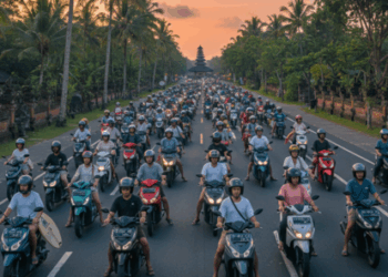 Deru Sepeda Motor di Jalanan — Bali Macam Apa yang Sedang Kita Jalani