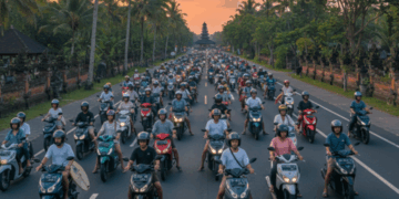 Deru Sepeda Motor di Jalanan — Bali Macam Apa yang Sedang Kita Jalani