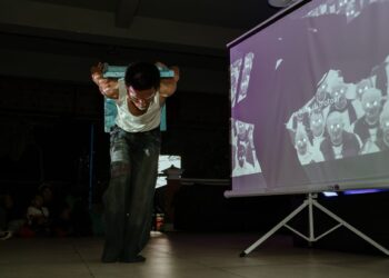 Dunia Terasa Lamban Setelah Jalan Kaki di Denpasar dan Menonton Teatrikalisasi Puisi “Nyawa, Tinggallah Sejenak Lebih Lama” di ETC Book Forum