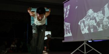 Dunia Terasa Lamban Setelah Jalan Kaki di Denpasar dan Menonton Teatrikalisasi Puisi “Nyawa, Tinggallah Sejenak Lebih Lama” di ETC Book Forum